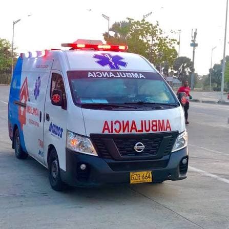 Ambulancia en carretera para traslado intermunicipal y nacional